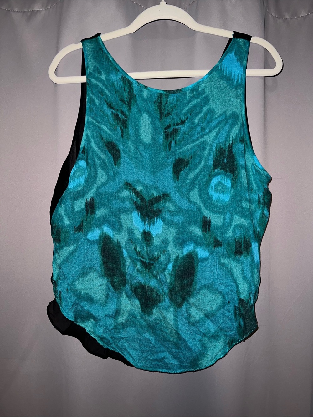 One teaspoon Emerald Rose Dolly Reversible Top Large Festival Green
Sheer Tank S